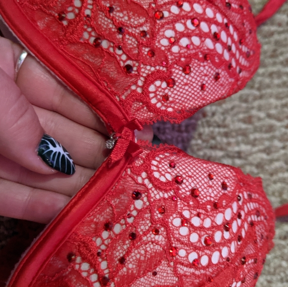Victoria's Secret 36C Lacy Red Bra - Picture 3 of 5